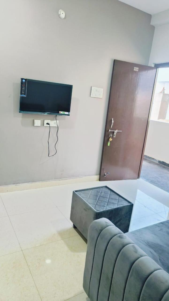 Rupesh Golden Suites Hyderabad Esterno foto